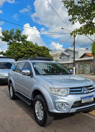 MITSUBISHI PAJERO 3.2 HPE S 4X4 7 LUGARES 16V TURBO INTERCOOLER DIESEL 4P AUTOMÁTICO
